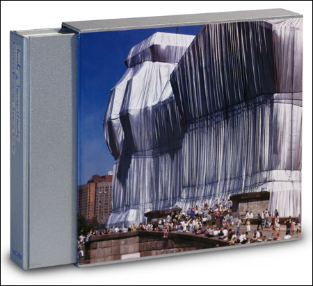CHRISTO et Jeanne-Claude : Wrapped Reichstag, Berlin, 1971-1995. Kln, Taschen Verlag, 1996.